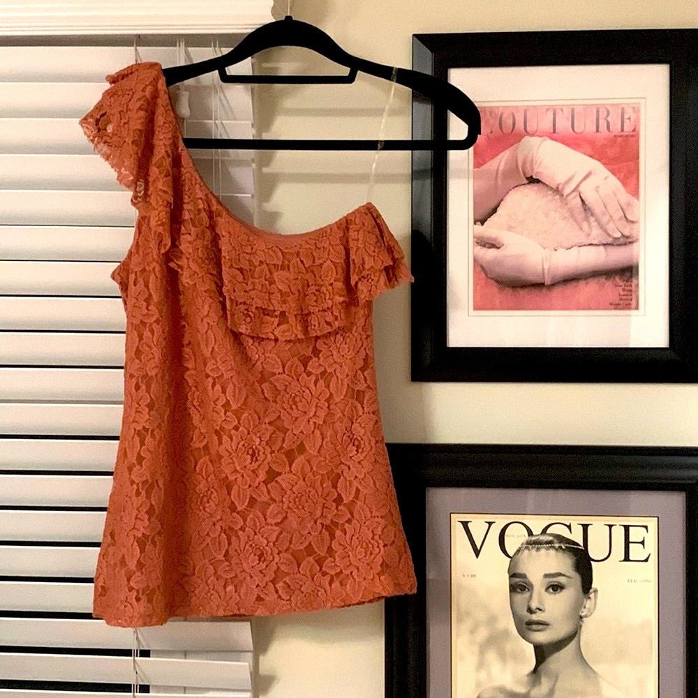 Forever 21 lace one shoulder top size small